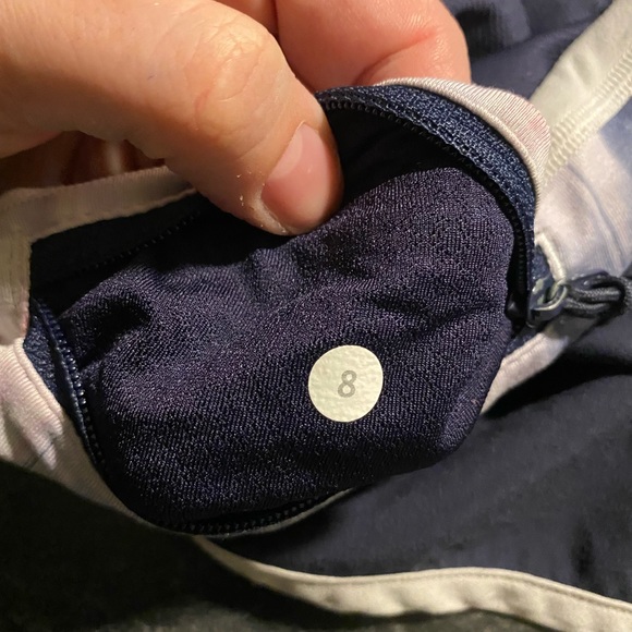 Lululemon Speed Shorts 4” size 8 - Picture 3 of 3